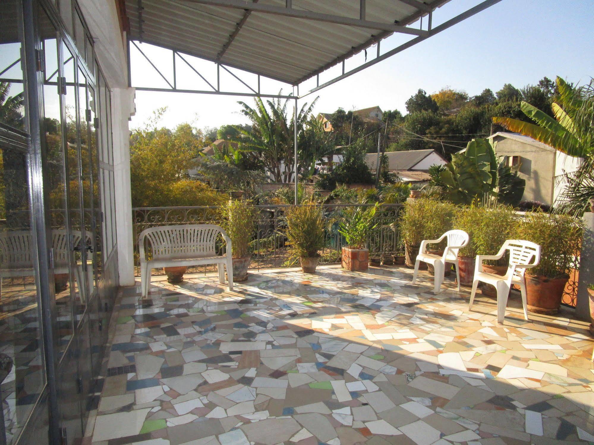 Meva Guesthouse Antananarivo Exteriör bild