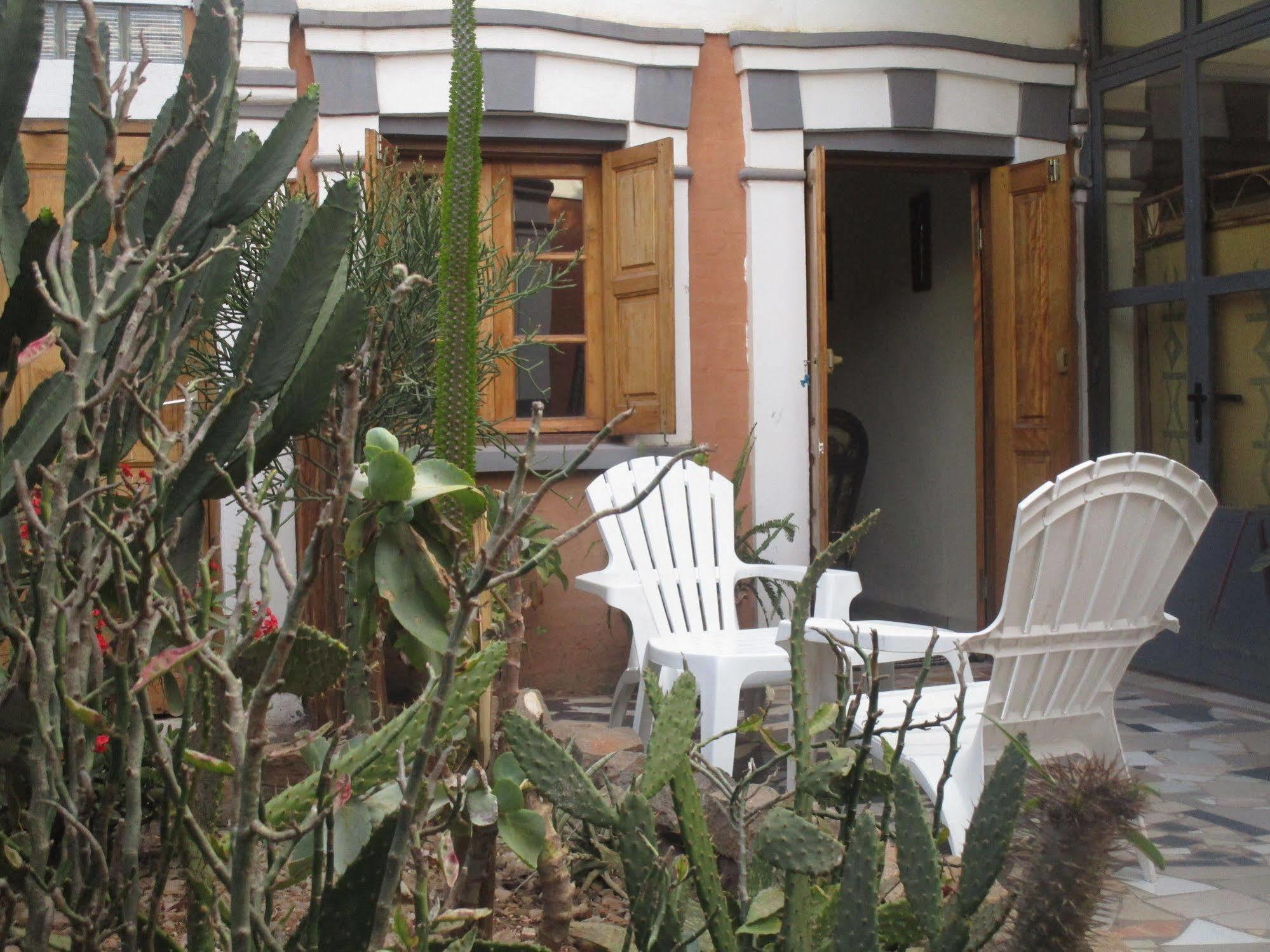 Meva Guesthouse Antananarivo Exteriör bild